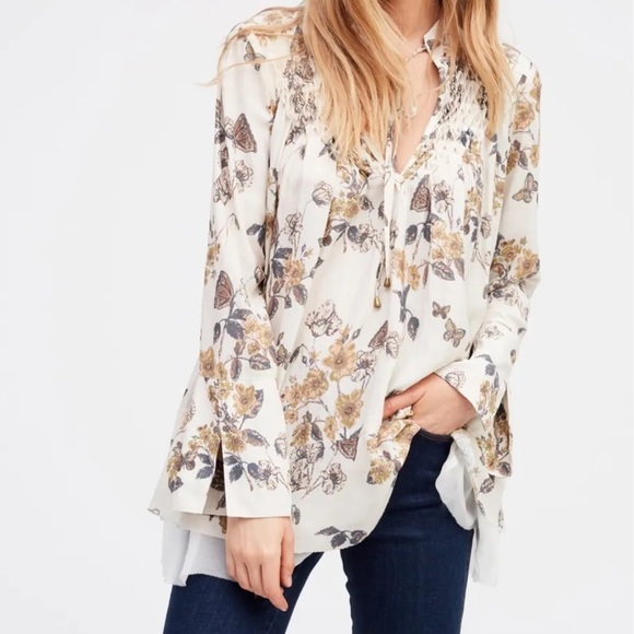 Free People Pebble Crepe So Fine Smocked Tunic Top in Ivory Combo - Size M - Picture 1 of 13